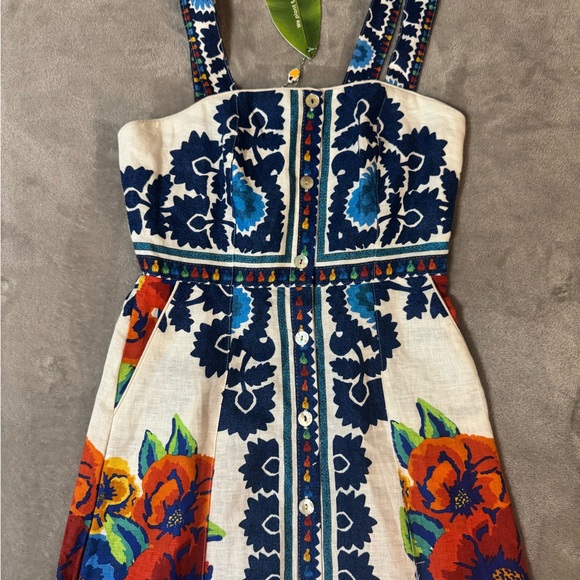 Farm Rio Flower Tapestry - Picture 2 of 3